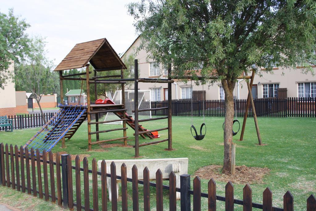 African Eagle Apartments Witfield Exterior photo