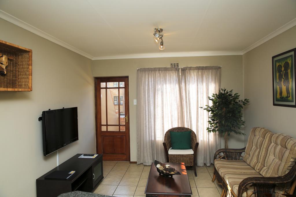 African Eagle Apartments Witfield Exterior photo